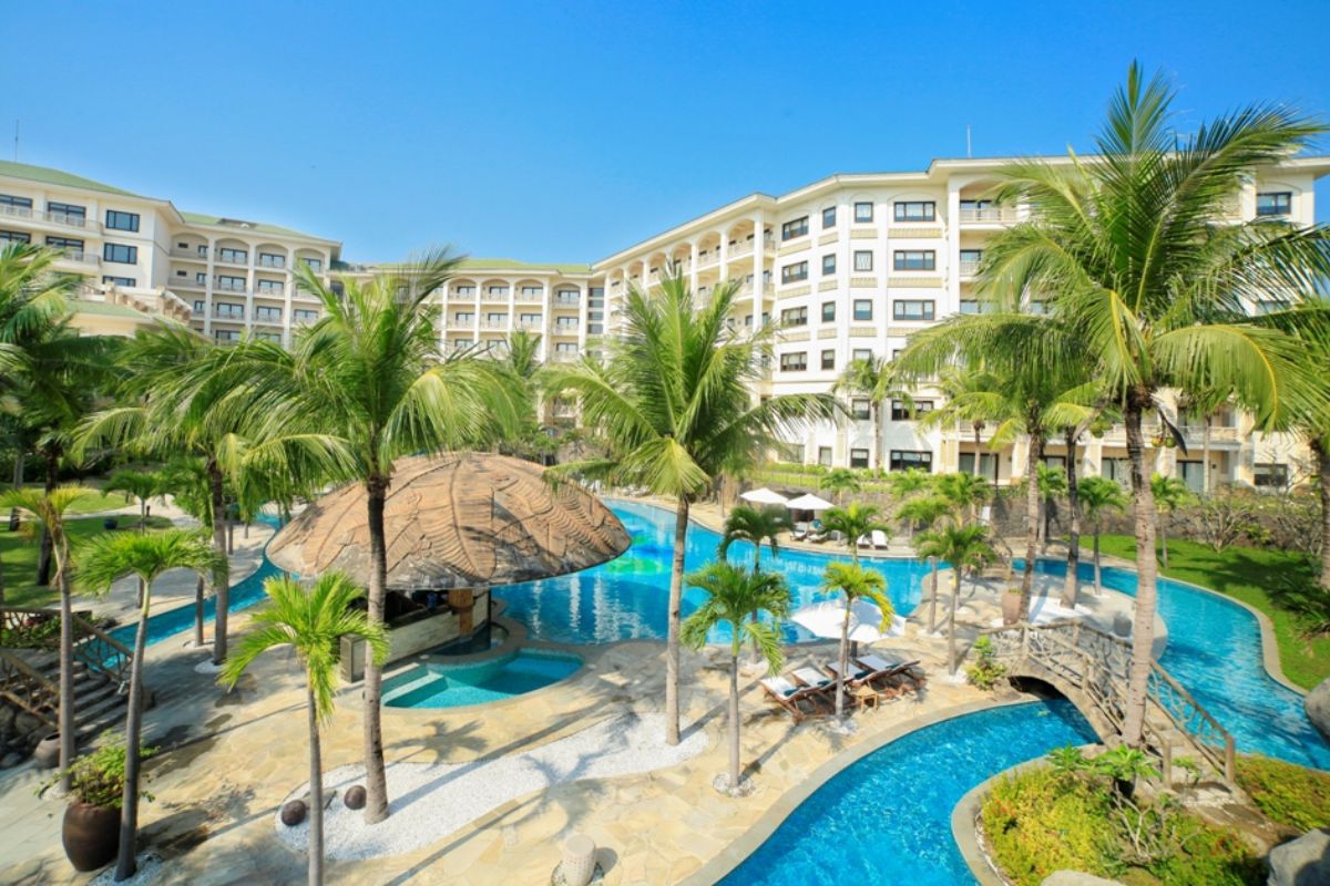 Olalani Resort & Condotel